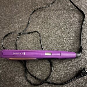 Remington Hair Straightener 💜